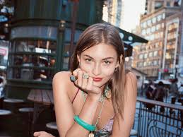 Ayşe K.